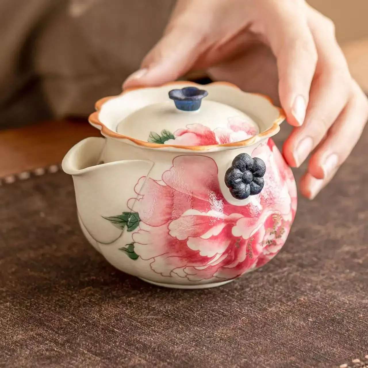 170ML Rock Mine White Ceramic Teapot Gold-painted Peony Flower Mouth Hand-held Pot Chinese Advanced TeaSet Tea Maker Collection