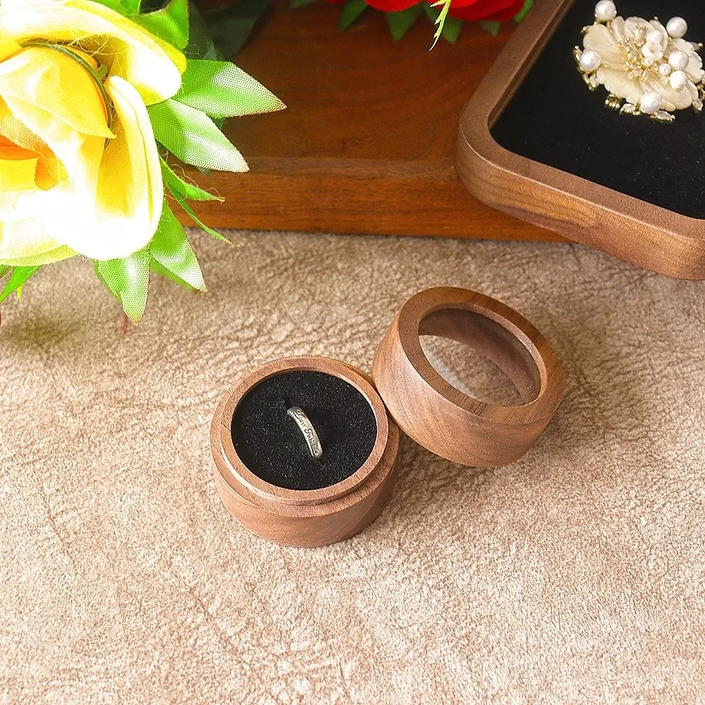 Portable 1/2 Slots Walnut Wood Rings Holder Round Luxury Rings Display Case Packaging Wedding Jewelry Organizer Couple