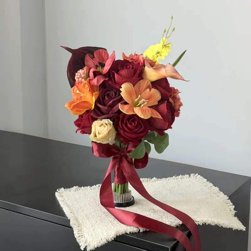 Chinese wedding groom kiss red rose bouquet engagement wedding show grass photo props red bridal bouquet