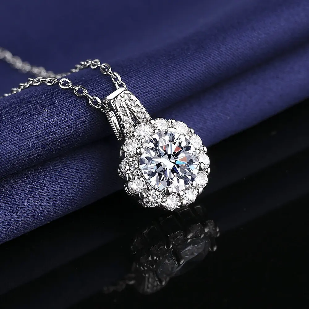 2 carat moissanite musical note pendant on irregular electroplated copper chain • light luxury geometric design • layered collar