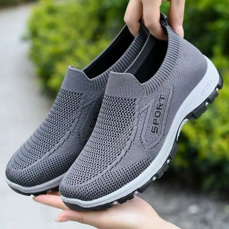 2026 New Men's Mesh Slip-On Anti-Slip Breathable Middle-Aged Dad Shoes Soft Bottom Casual Shoes Comfortable All-Season Footwear