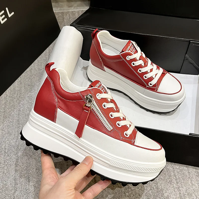 

Женские кеды из натуральной кожи, весна 2026, универсальные, на толстой подошве, с мягкой стелькой, легкие, повседневные, спортивные.