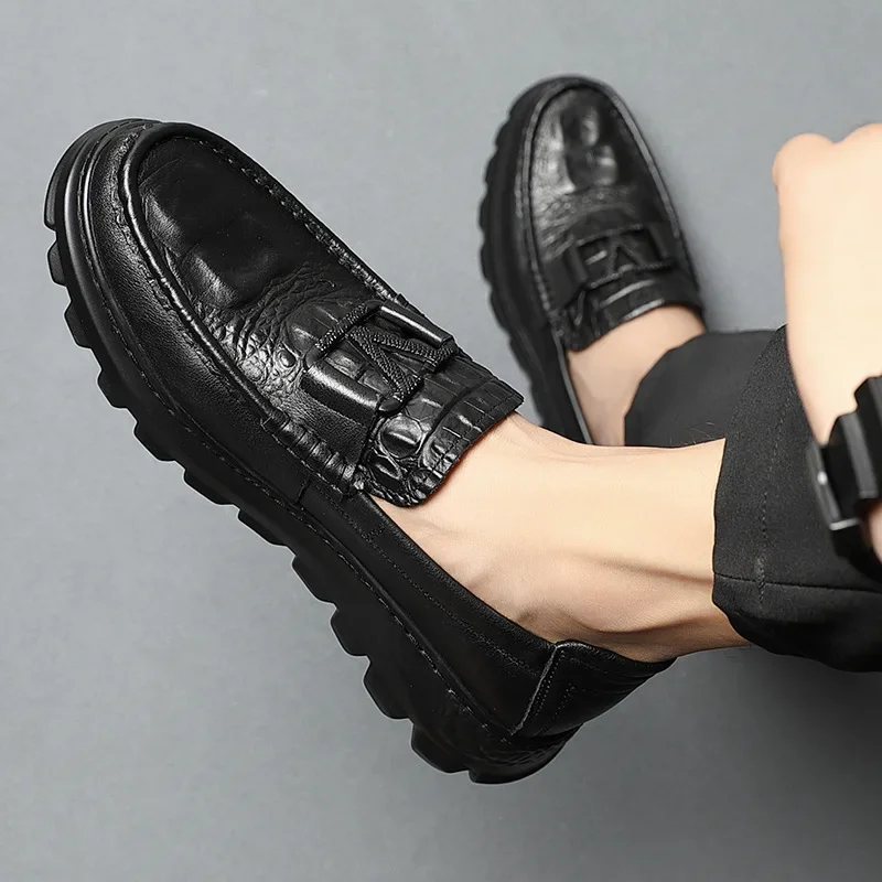 

Новая мужская повседневная обувь из натуральной кожи, туфли на плоской платформе с принтом аллигатора, лоферы без шнуровки на толстой подошве