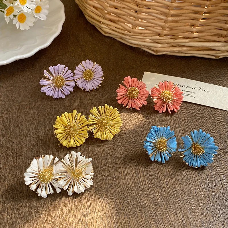 

New Spring and Summer Flower Stamen Earrings for Women Dopamine Vacation Style Fashion Stud Earring Sweet Girl Jewelry