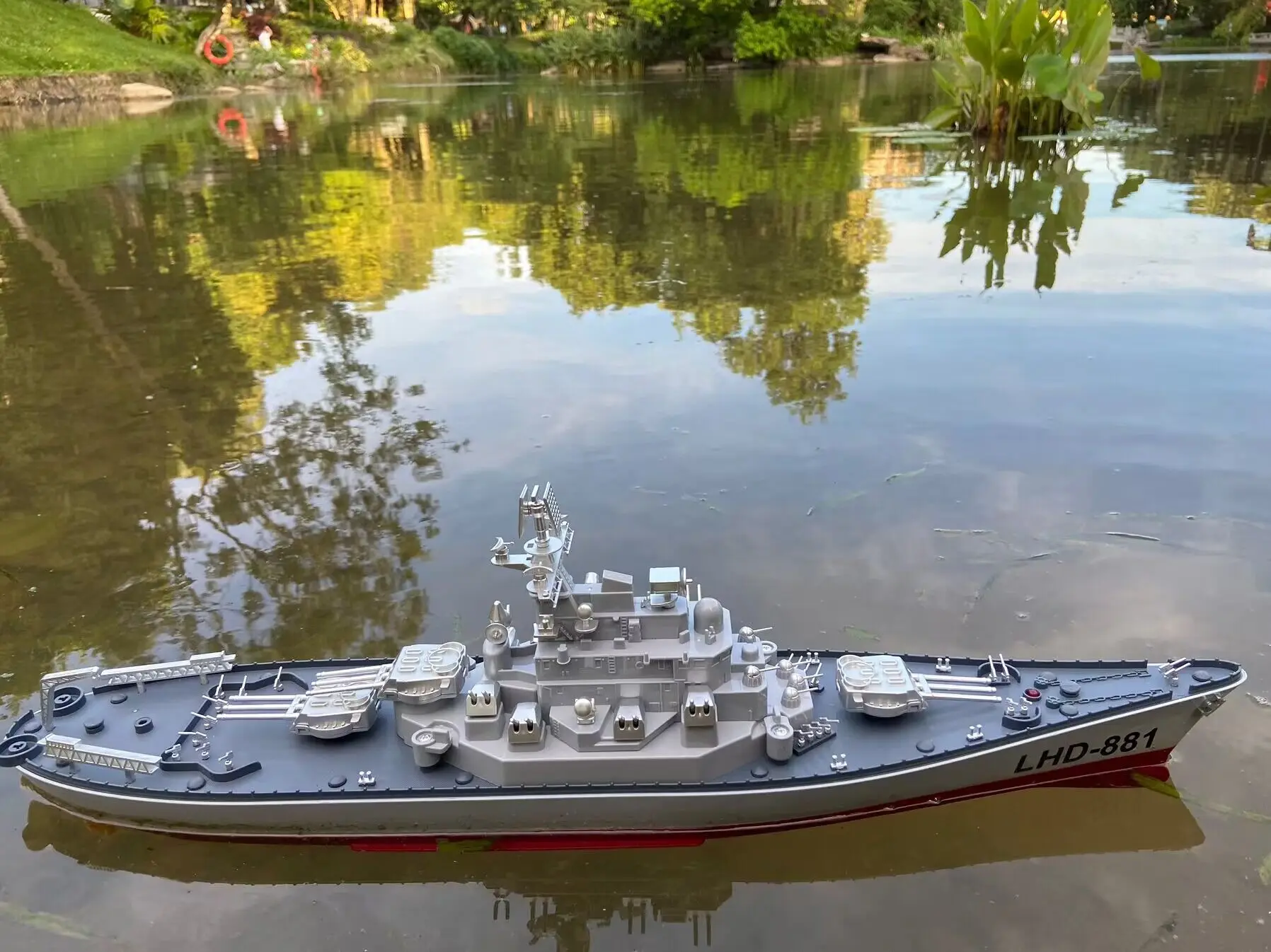 Large remote-controlled battleship 61CM, large ship body retro, high-speed remote-controlled battleship 15km/h, three blade prop