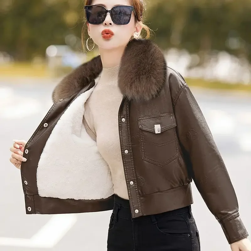 Women's genuine leather jacket with thick velvet and a stylish winter slim fit jacket