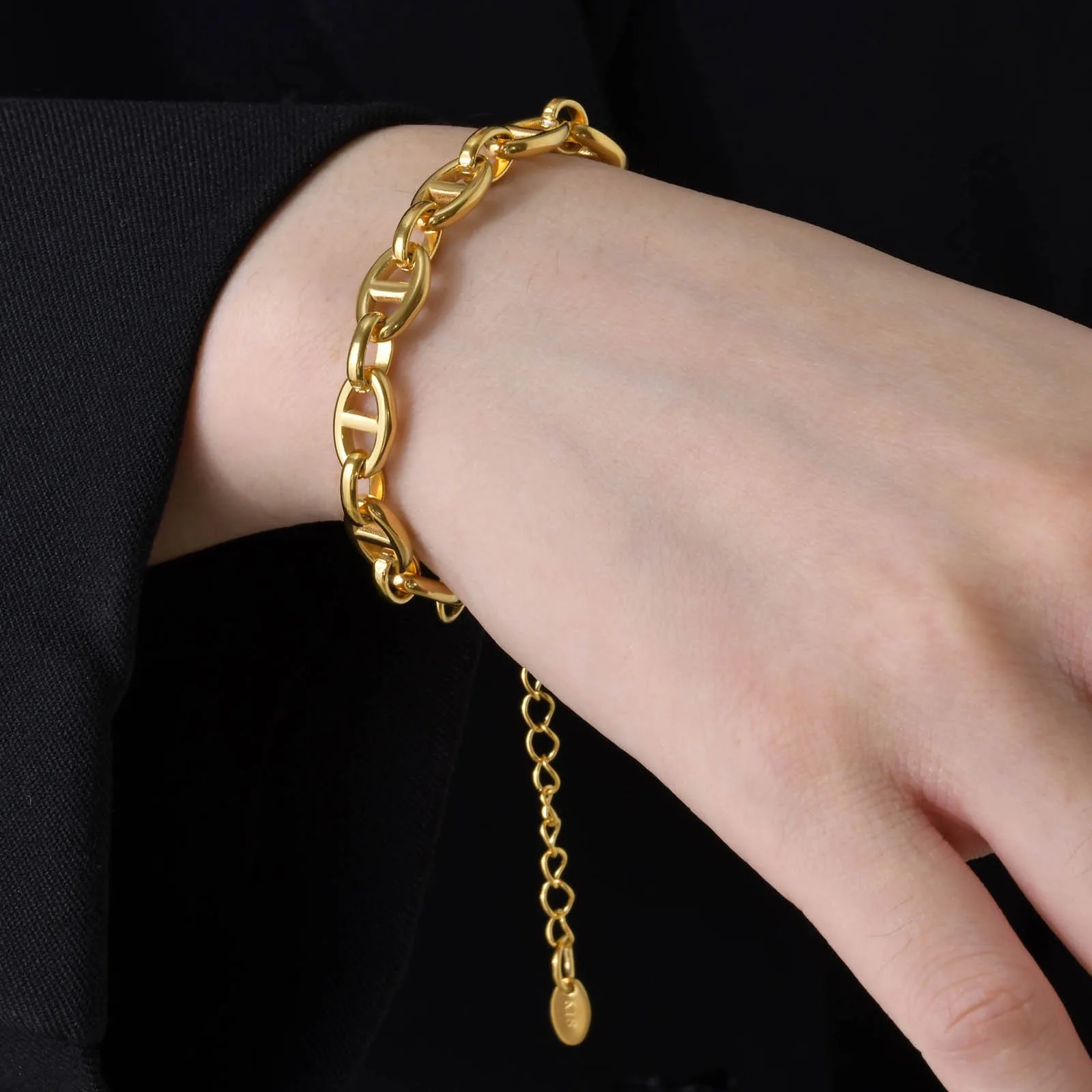 

Perfect！！Bestselling French-Inspired Gold Pig Nose Bracelet Trendy Everyday Jewelry for Women