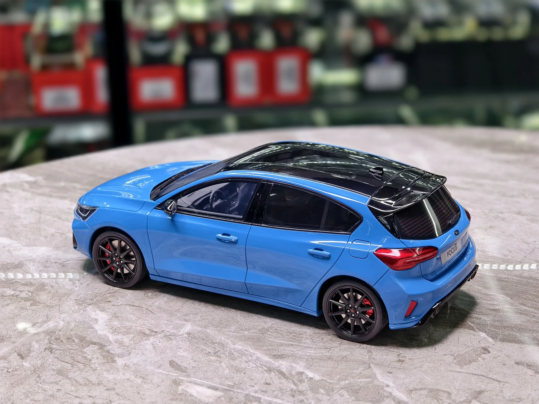 OTTO 1:18 التركيز ST EDITION AZURE 2024 محاكاة طبعة محدودة الراتنج معدن ثابت سيارة لعبة مجسمة هدية #4