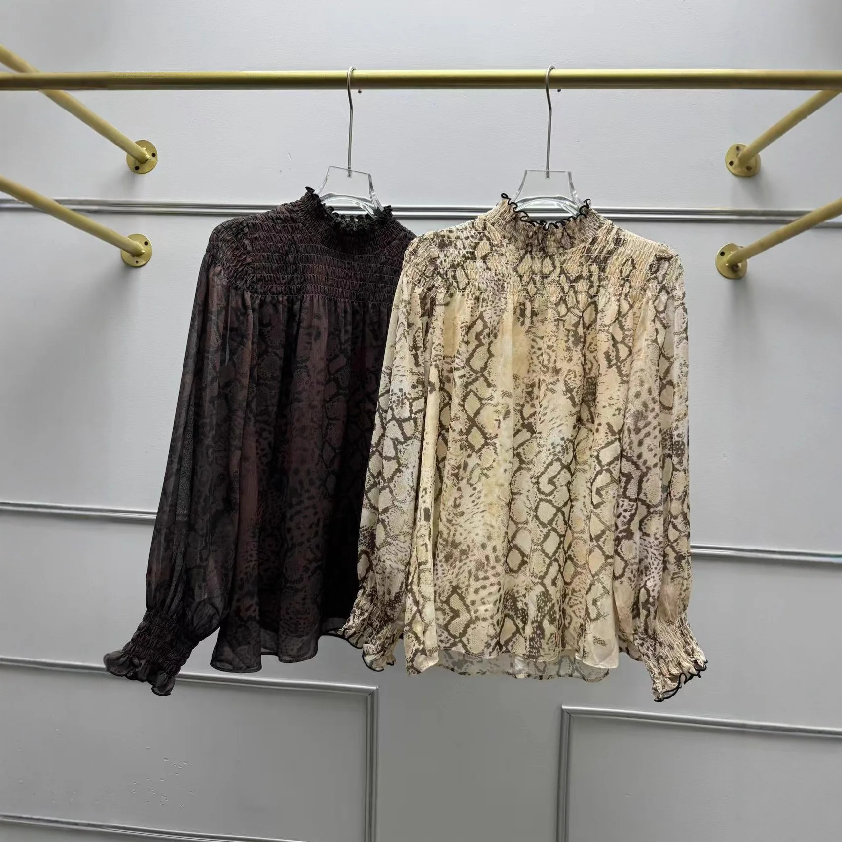 

【Gift Free】2025 Autumn Winter French Niche Bohemian Snake Print Stand Collar Loose Long-Sleeve Pullover Blouse for Women