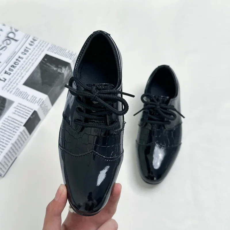 Fashion Boys Leather Shoes Black Pointed Toe Kids New Low-heeled Shoes for Party Wedding Causal Children's School Formal Flats