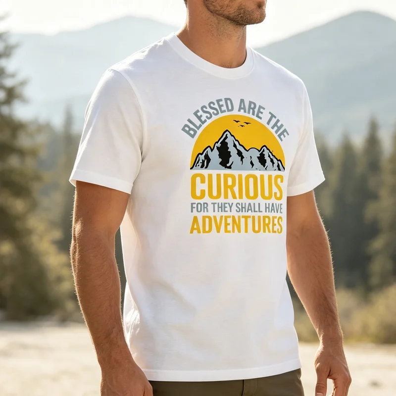 Outdoor Adventure Quotes Short - Camiseta Blessed Are The Curious com