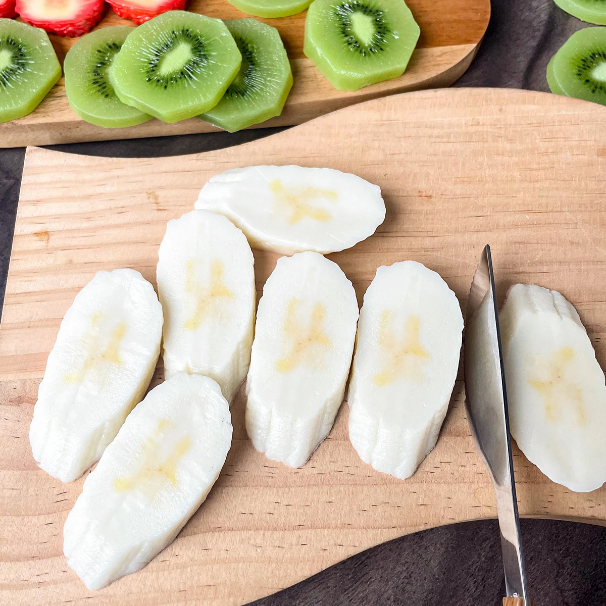 6/20 Stück Realistische Simulierte Bananenscheiben Künstliche Früchte Fake Food für DIY Slime Zubehör Bastelbedarf Harz-Charms Requisiten Heim-Sets – Detail 3
