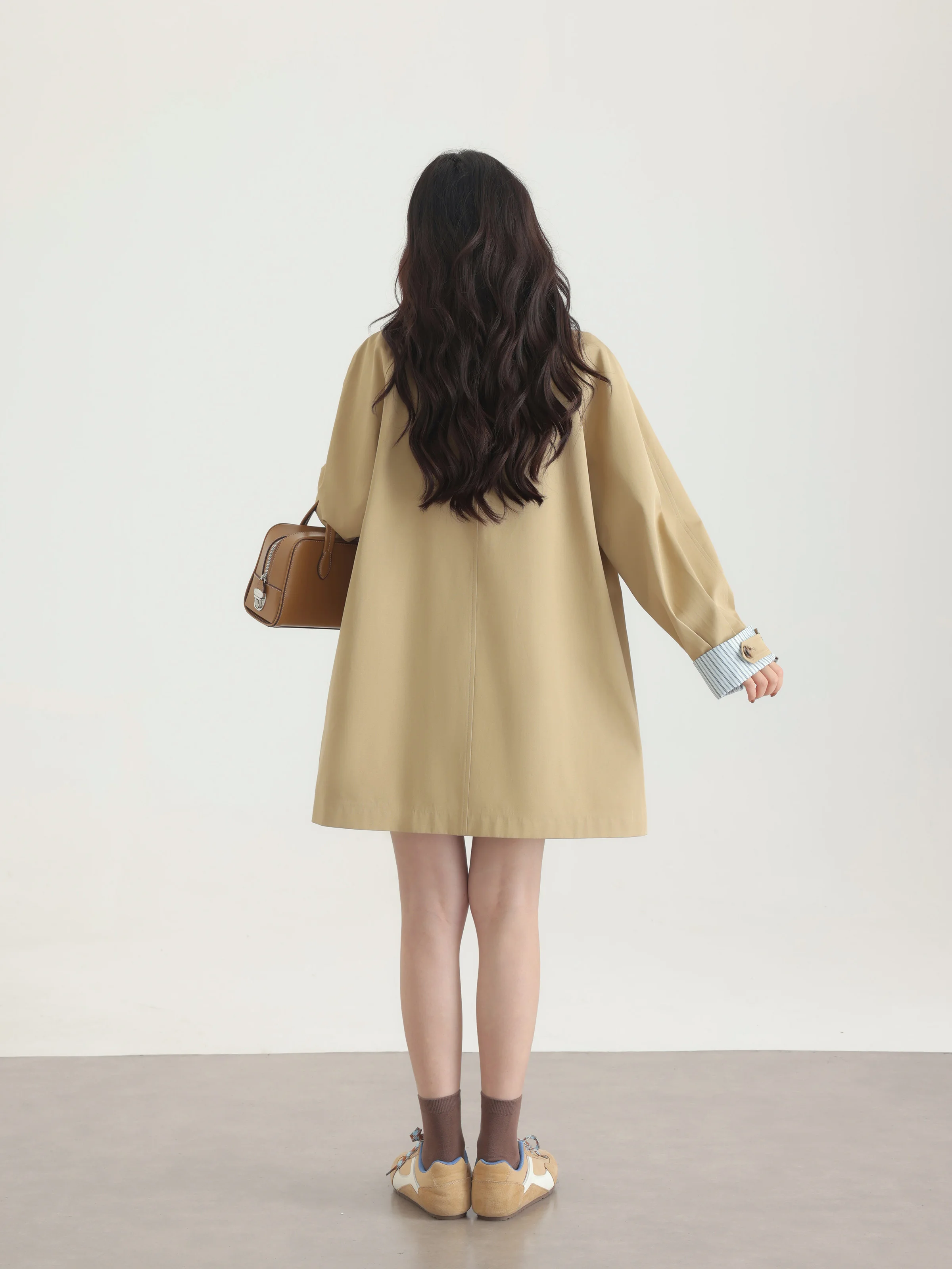 Women Peter Pan Collar Trench Coat Loose Fit Mid-Length Raglan