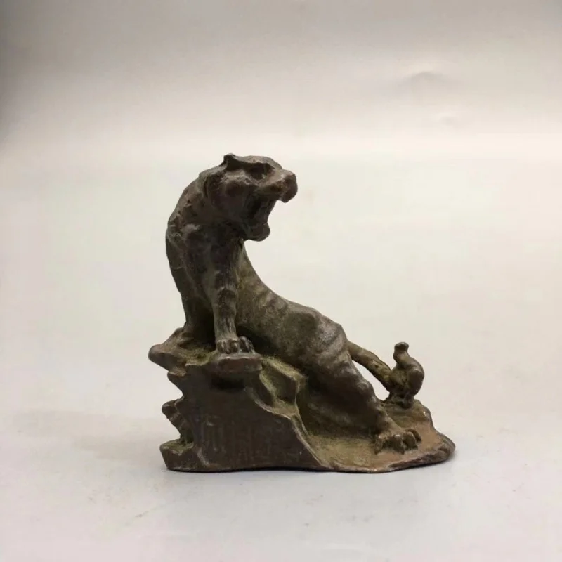 

Antique Antique Wholesale Antique Copper Tiger Tiger Climbing the Mountain Chinese Zodiac Tiger Ornaments Copper Imitation Coppe