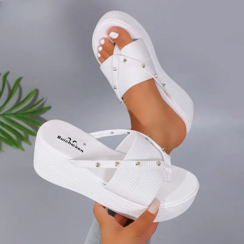 2026 Fashion Rivet Decor Clip Toe Casual Wedge Women's Sandals Summer New Solid Thick Soled Non Slip Women Sandalias De Mujer