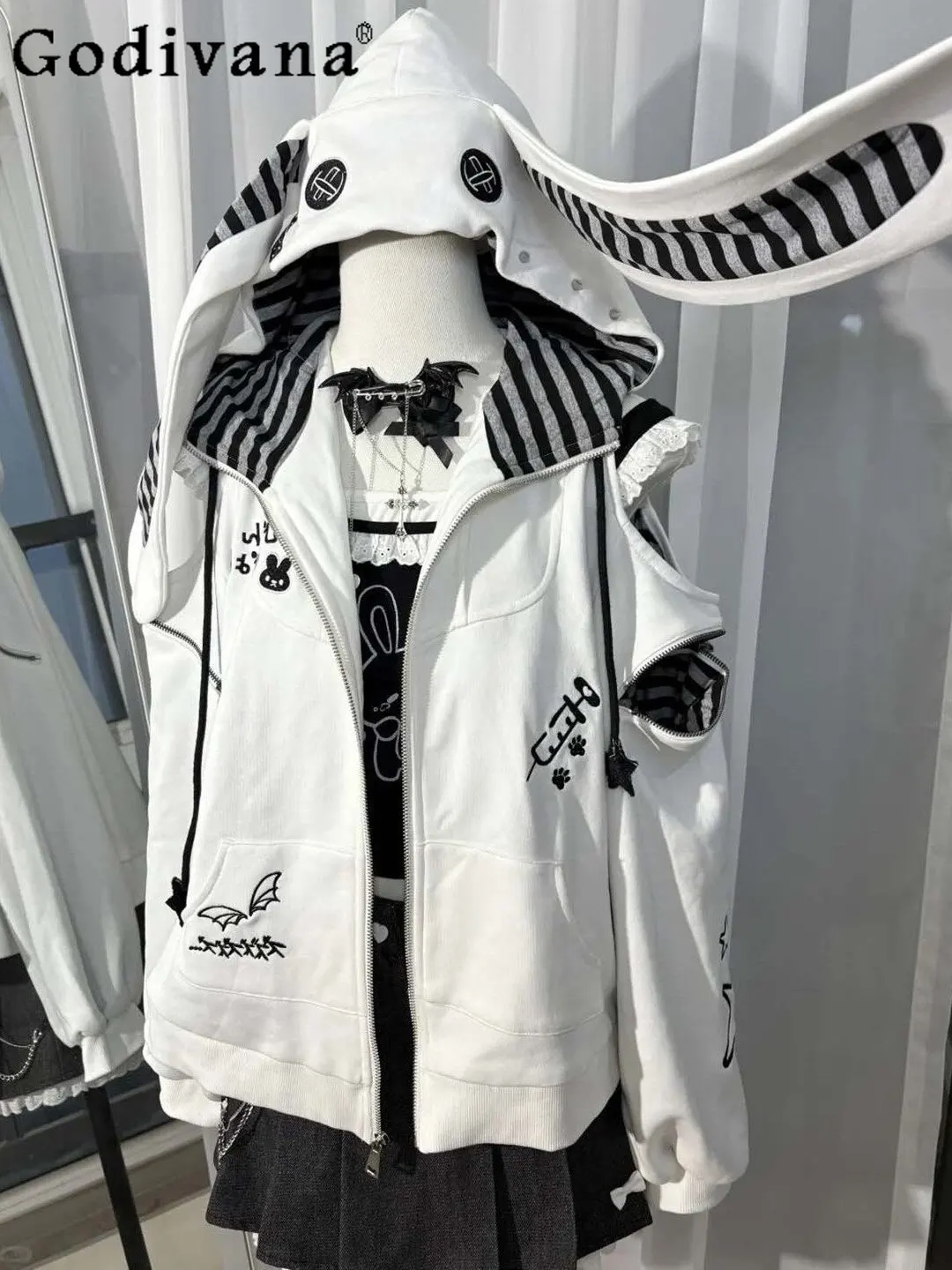 

Original Subculture Japanese Striped Patchwork Hooded Sweatshirt Spring 2026 Women's Oversized Cartoon Embroidered Zip Jacket