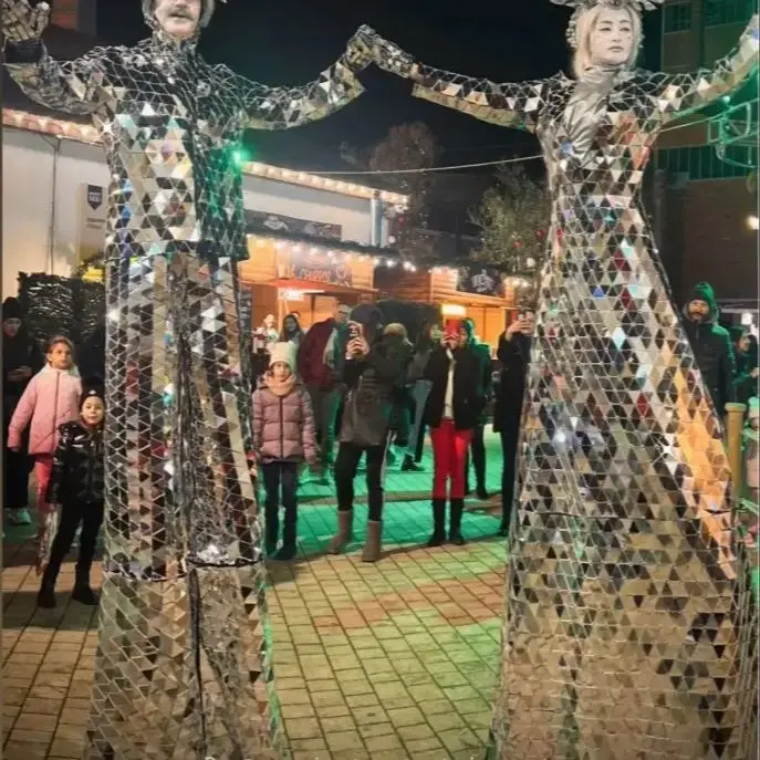 

Stilts Walker Costume Silver Mirror Man Girl Stage Show Performance Nightclub Cosplay Costume zancos disfraz traje de espejos