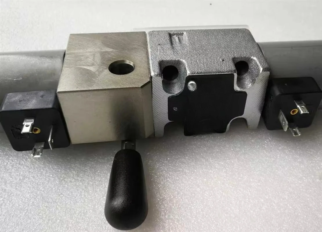 DS3-RSA1/11N-D24K DS3-RK/11N-D24K1 C22S3-D24K1/11 DS3-TA/11N-D24K hydraulic solenoid directional valve