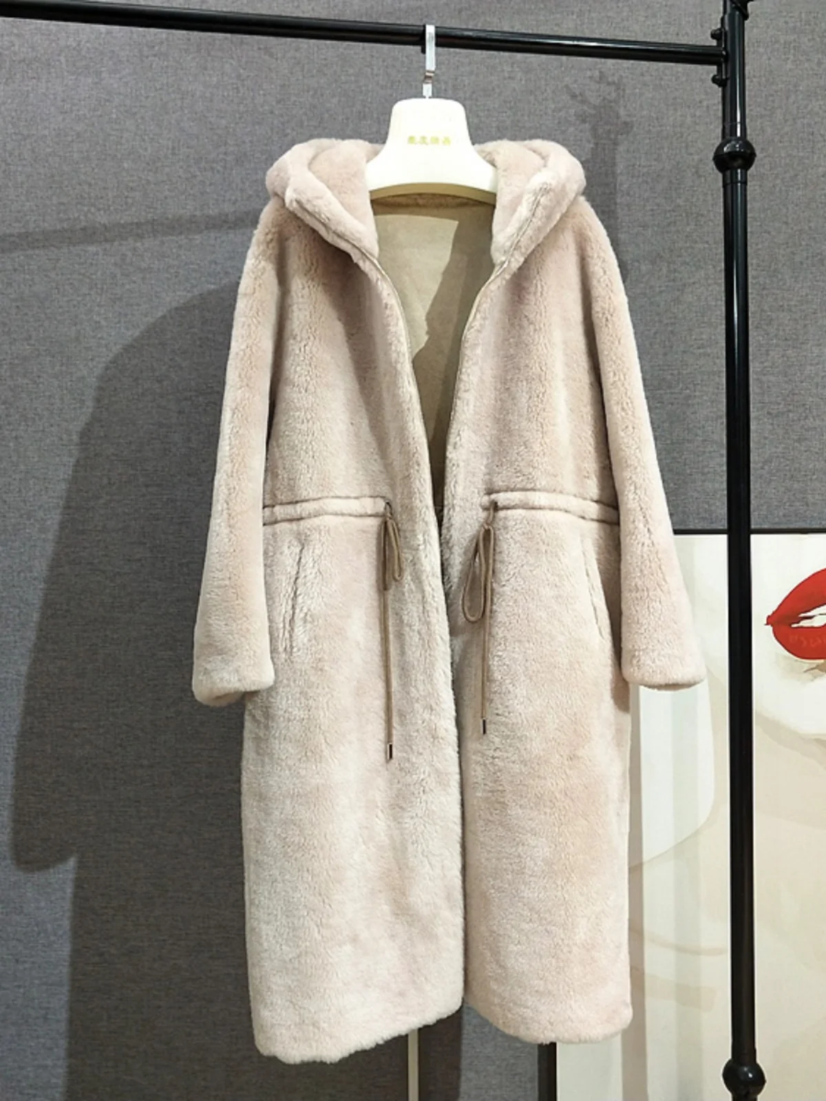 

100% wool fur coat, winter thickened long hooded particles, sheep sheared wool fur integrated coat, women's waist collection