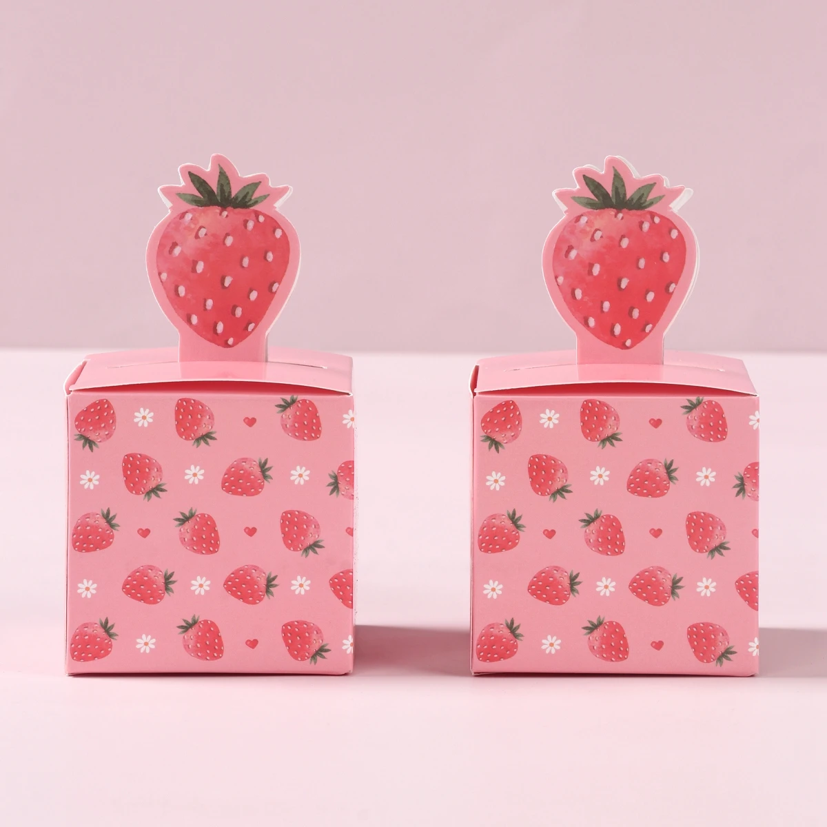 Strawberry Three-dimensional Candy Box Birthday Party Decorations Kids Girl Favors Candy Cookie Box Baby Shower Wedding Supplies