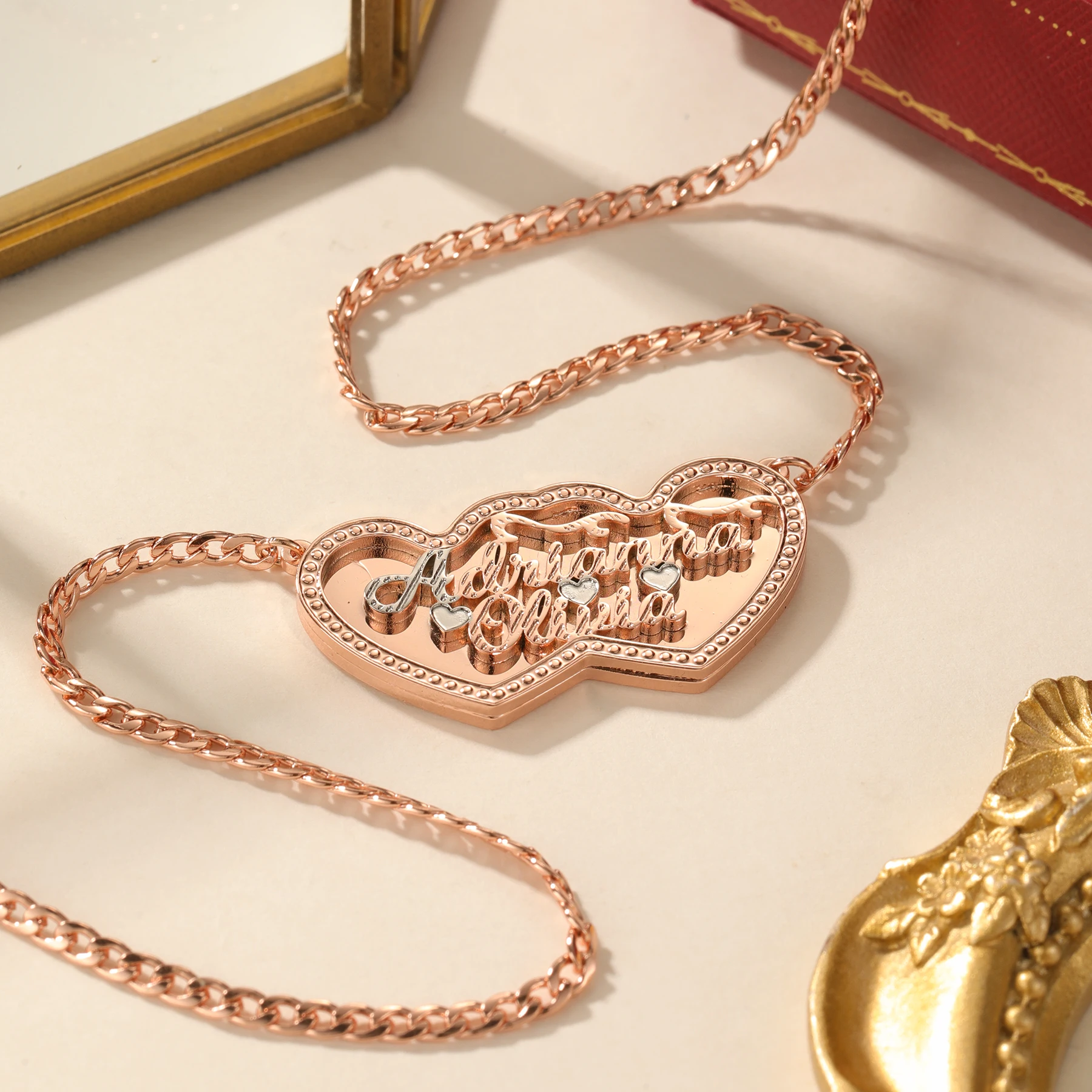 

Двухслойное ожерелье в форме сердца со сварным именем, кислотово-гравированным узором, позолоченное 18 карат, нержавеющая сталь, ювелирные изделия на заказ, подарок для вечного бонда