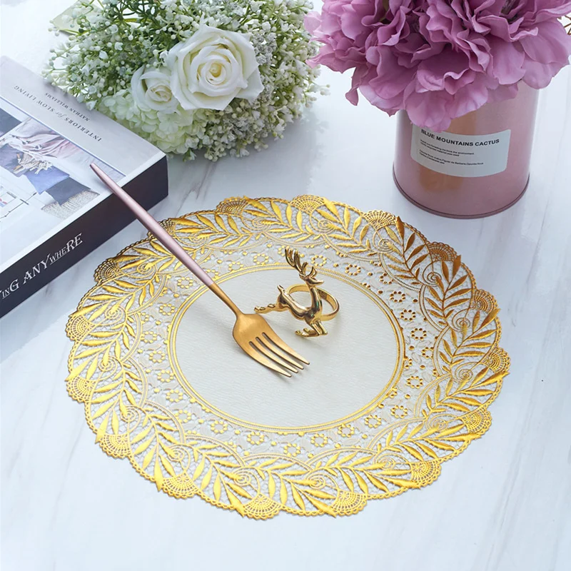 Mantel Individual con encaje de imitación de PVC dorado, servilleta antideslizante europea, posavasos, taza aislante dorada, tapete para mesa de café, decoración del hogar, 30cm