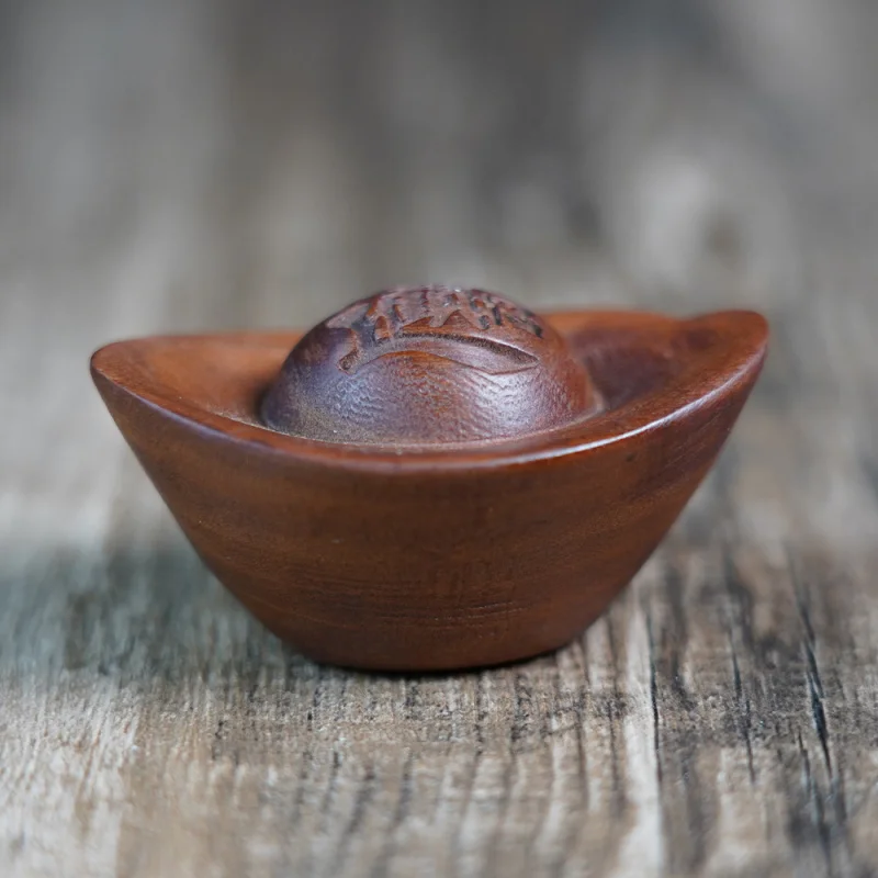 Natural lightning-struck jujube fortune-bringing treasure, exquisitely large ingot ornament, hand-carved DZ wood car