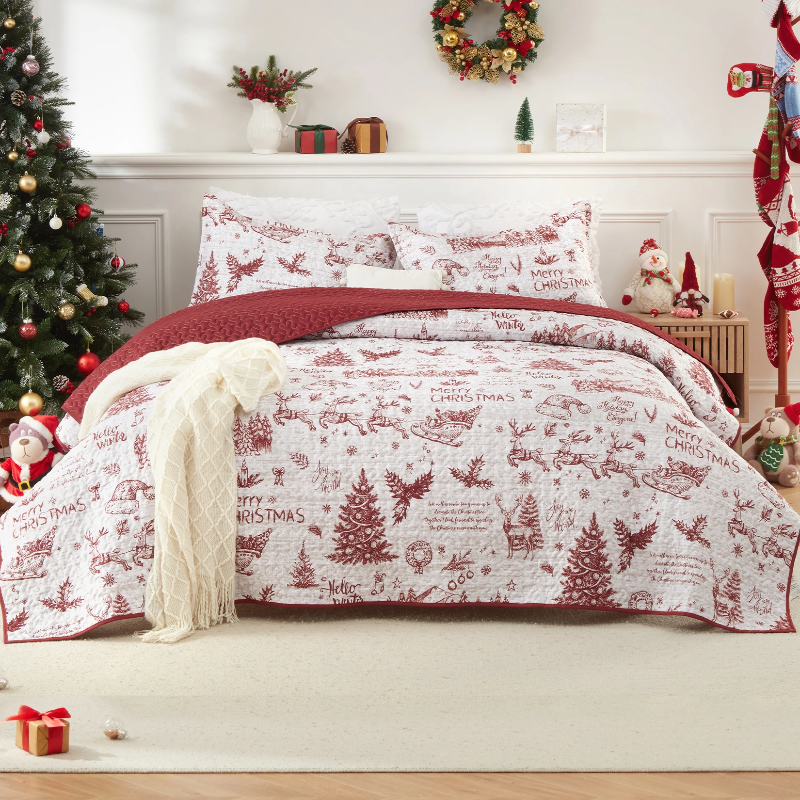Christmas Quilt Set, 3-Piece Queen Bedding Set with 2 Pillow Shams, Soft Lightweight Breathable Coverlet Bedspread, Red Pine Tree and Gift Pattern, Warm Flannel Blanket for Bedroom Holiday Home Decor