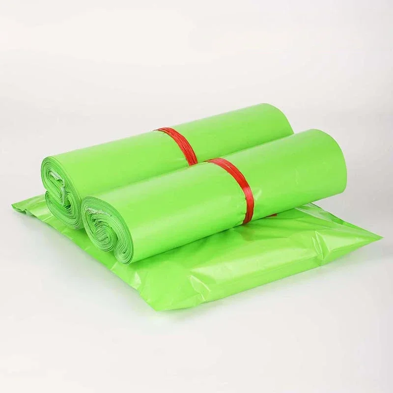 

100 Green First Grade New Express Bags Per Roll, Used for Packaging, Transportation, and Mailing