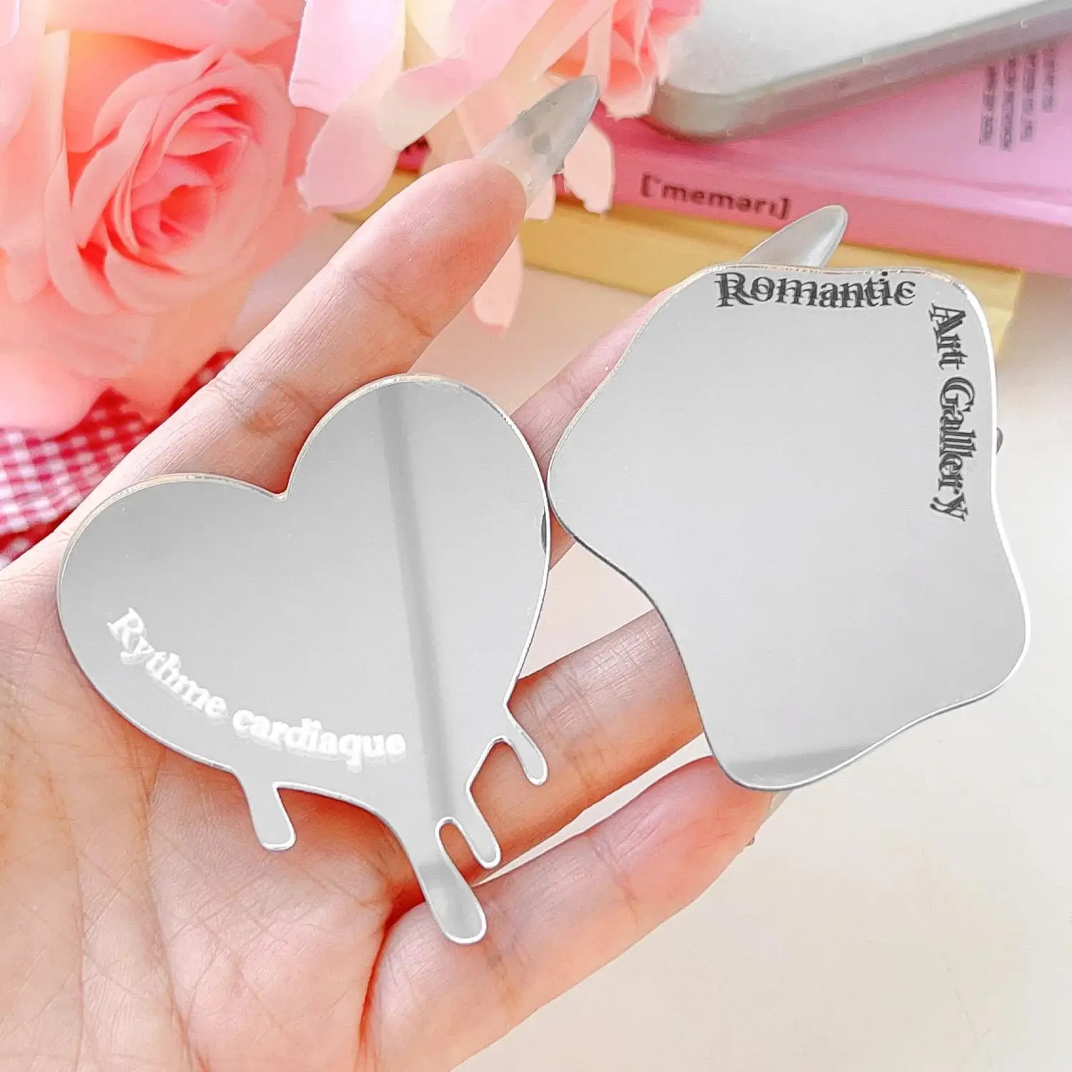 2Pcs Irregular Heart Mobile Phone Self-Adhesive Sticker Fashion Ultra Thin HD Makeup Selfie Mirror With Sticker