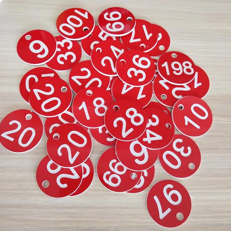 R1WB 100PCS หมายเลขพลาสติก แท็ก 1-100 หมายเลขสลัก แท็กแท็กสีสำหรับคีย์แหวนแท็กล็อกเกอร์สำหรับเสื้อผ้าสด