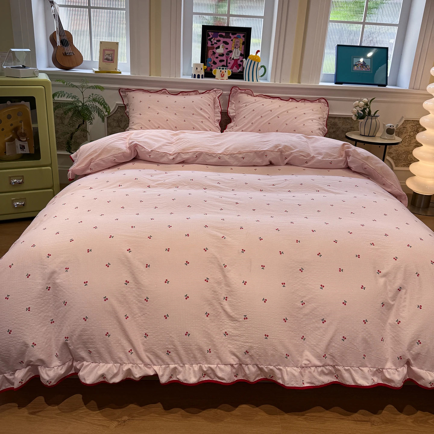 Sweet Pink Crinkled Gauze Bedding Set with Tiny Cherry Print Ruffle Edge Soft Skin-Friendly Single/Queen/King Size Bed Linen