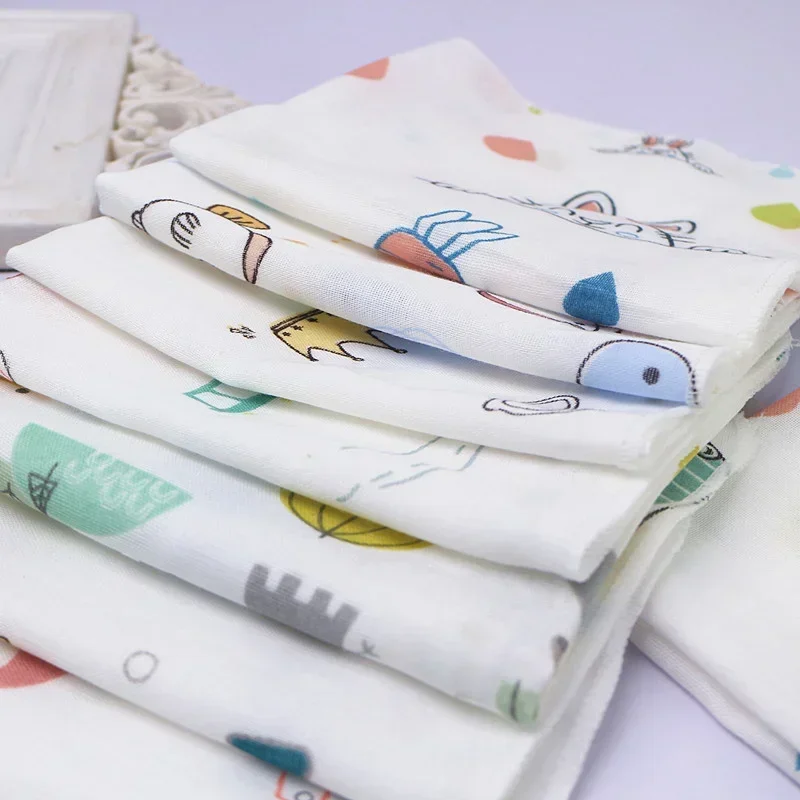 1 szt. 30*30cm bawełna do kąpieli dla dzieci dziecko z czystej bawełny gaza miękki wzór kreskówkowy kąpiel karmienie śliniaczek