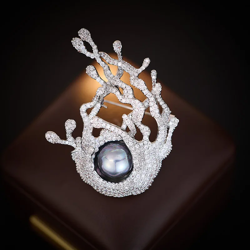 

New designer style slightly set zircon wave-shaped pearl brooch high-end women's suit accessory