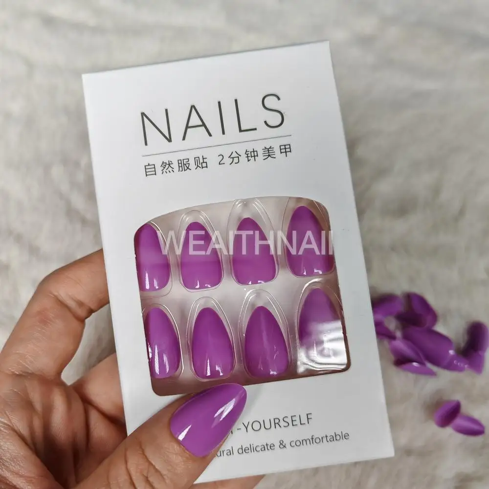 24 mittelgroße, mandelförmige, schlichte, feste künstliche Nägel im französischen Stil, einschließlich 1-Kleber- und 1-Gelee-Kleber-Set
