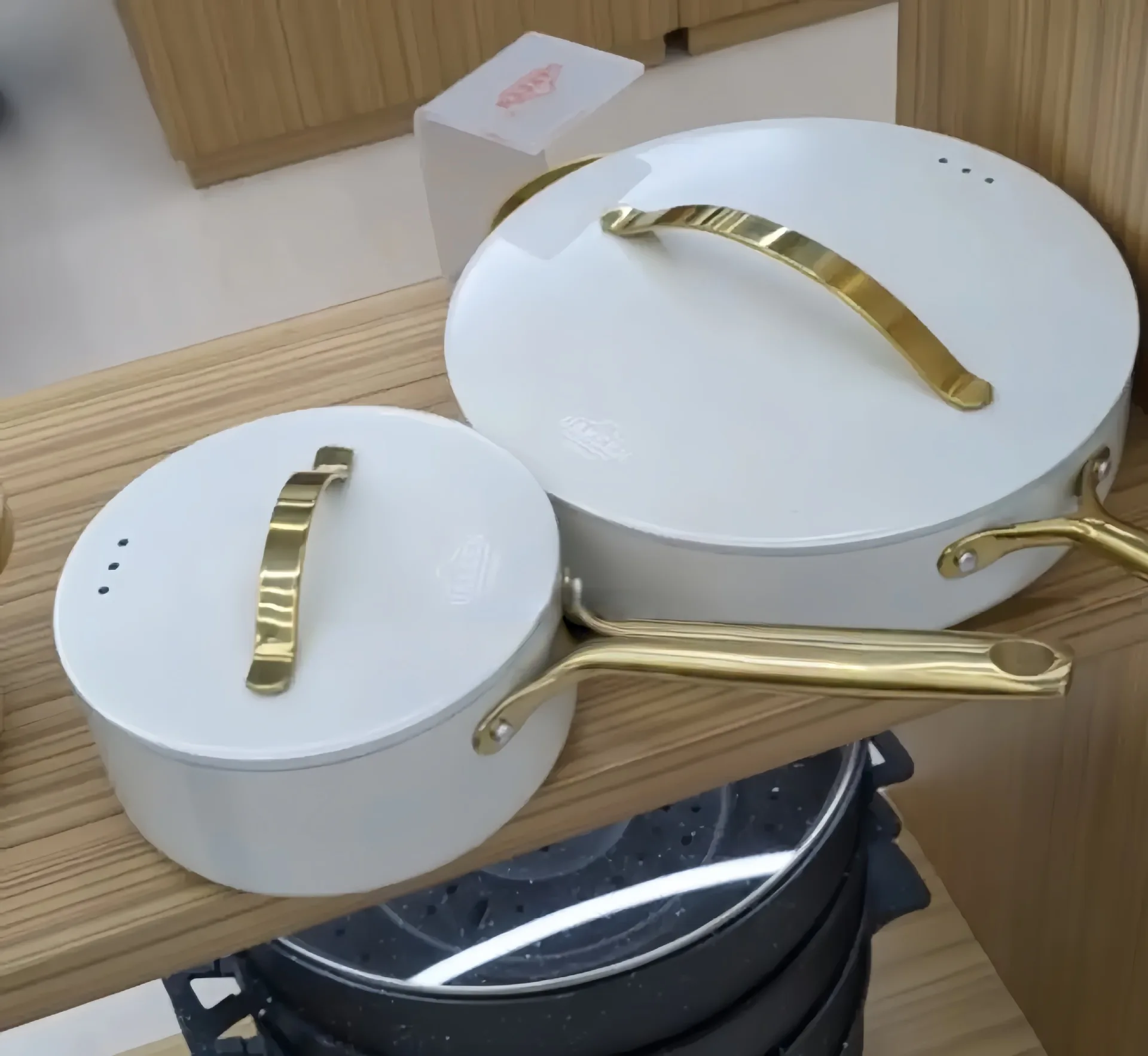 Hot Selling 8pcs Home Kitchen Cooking Pot New Arrival Panelas Cookware Set Casserole Non-stick Pots and Pan Aluminum Cover
