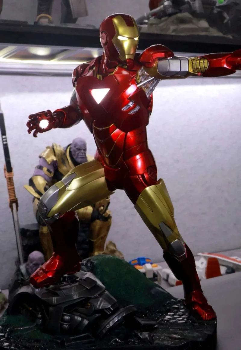 

В наличии Мстители 1-4 Железный человек Mk6 50 см Battle Pose Люминесцентная модель из смолы Подвеска Модная игровая коллекция Статуя Подарок на день рождения