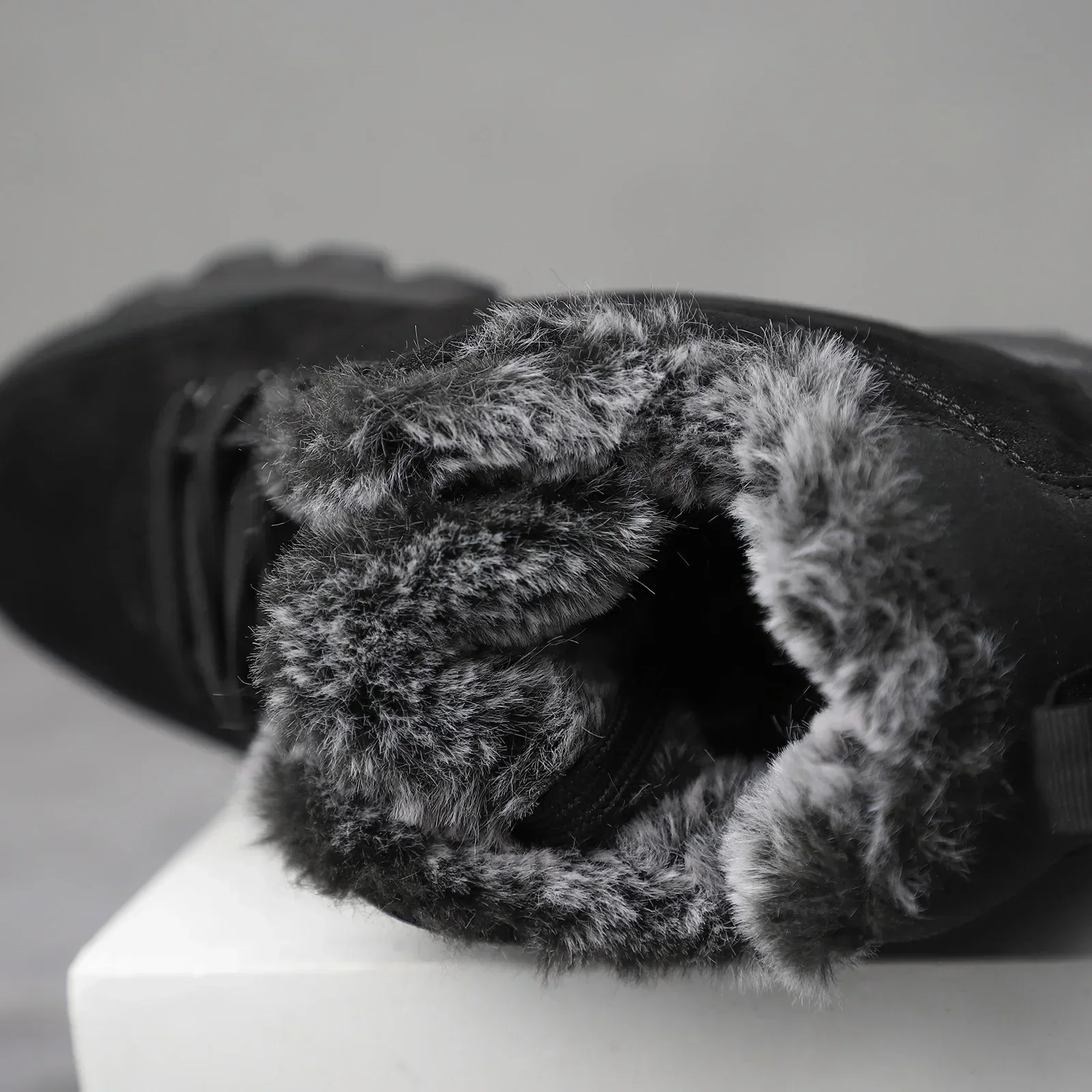 Men Winter Snow Boots with Fur Outdoor Sneakers Men Shoes 2025 New Male Warm Footwear Ankle Boots for Men Botines Botas Hombre