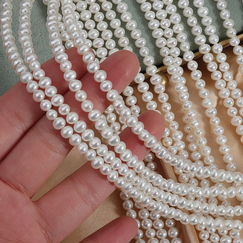 4-4.5mm seedless smooth potatoes, natural freshwater pearls, a strand approximately 38 cm long with about 89 pieces.