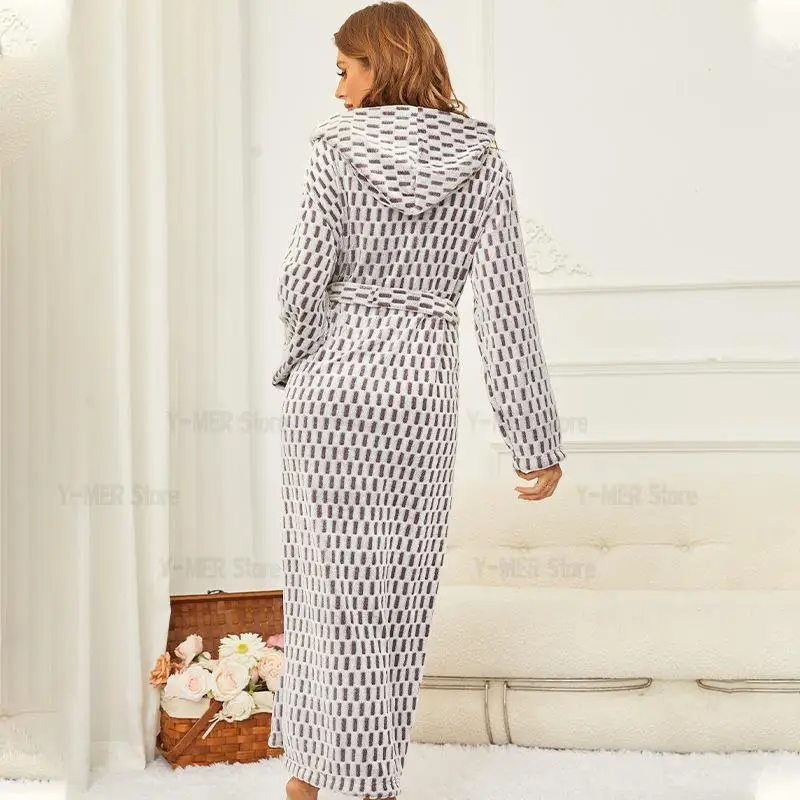 Flannel Fleece Kimono Bathrobe Sexy Leopard Nightgown Women Warm Robe Hooded Long Sleeve Homewear Peignoire Pour Femme Hiver