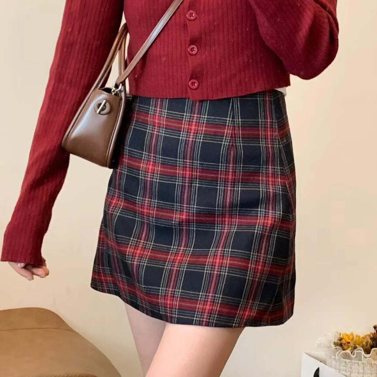 

2024 Spring Autumn New Women Checkered Pattern Wrapped Buttocks Skirt High Waisted Short Skirt Ladies Casual A-line Half Skirt