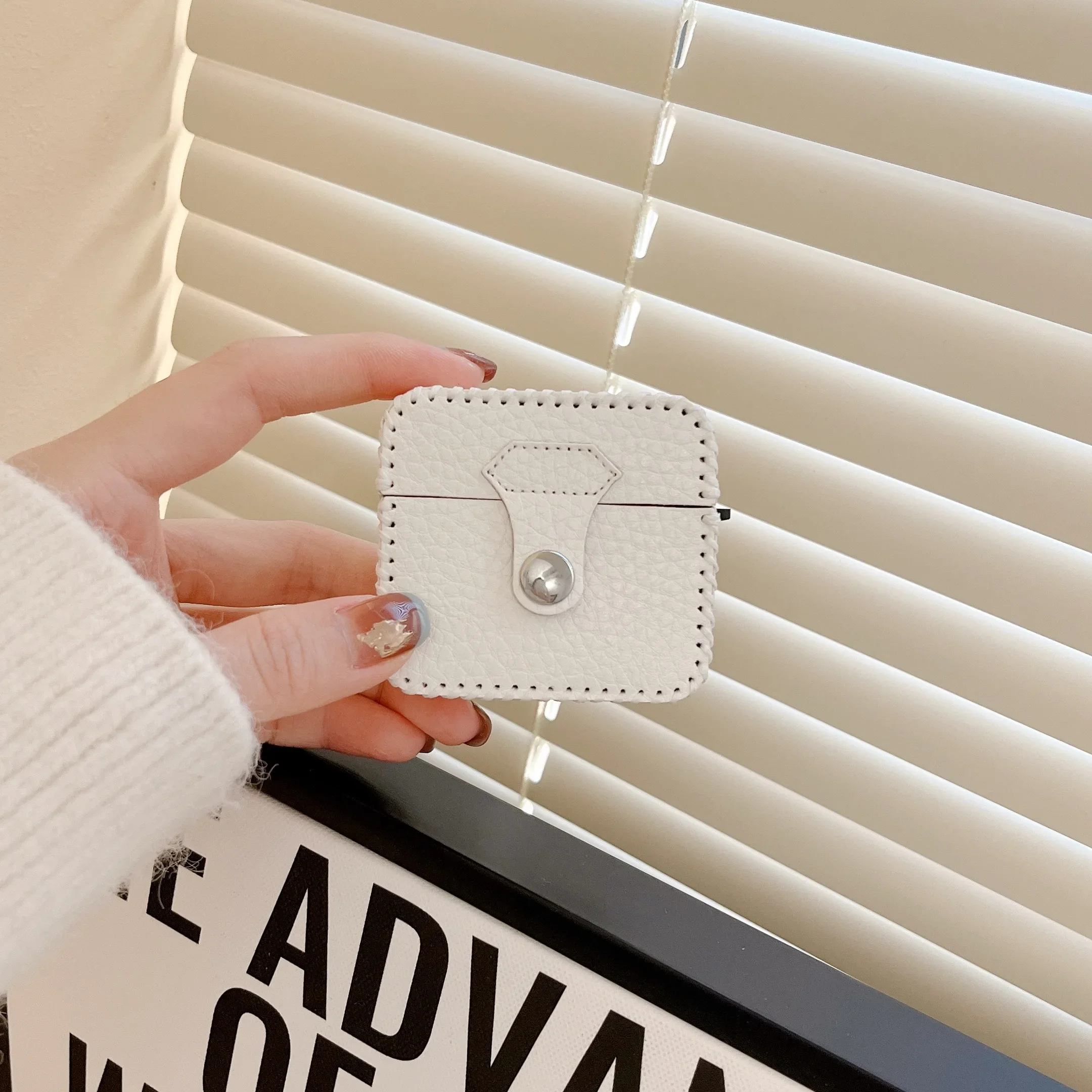 1pc Solid Color Leather Earphone Cases for Apple AirPods 1/ 2/ 3/ Pro/ Pro2 Protective Cover Headphone Accessorie Protective Box