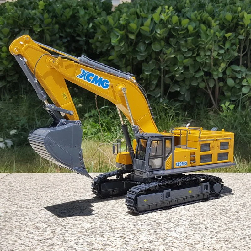 

Diecast Alloy 1:35 Scale XE950G Crawler Excavator Construction Vehicle Cars Model Adult Toy Classic Souvenir Gift Static Display