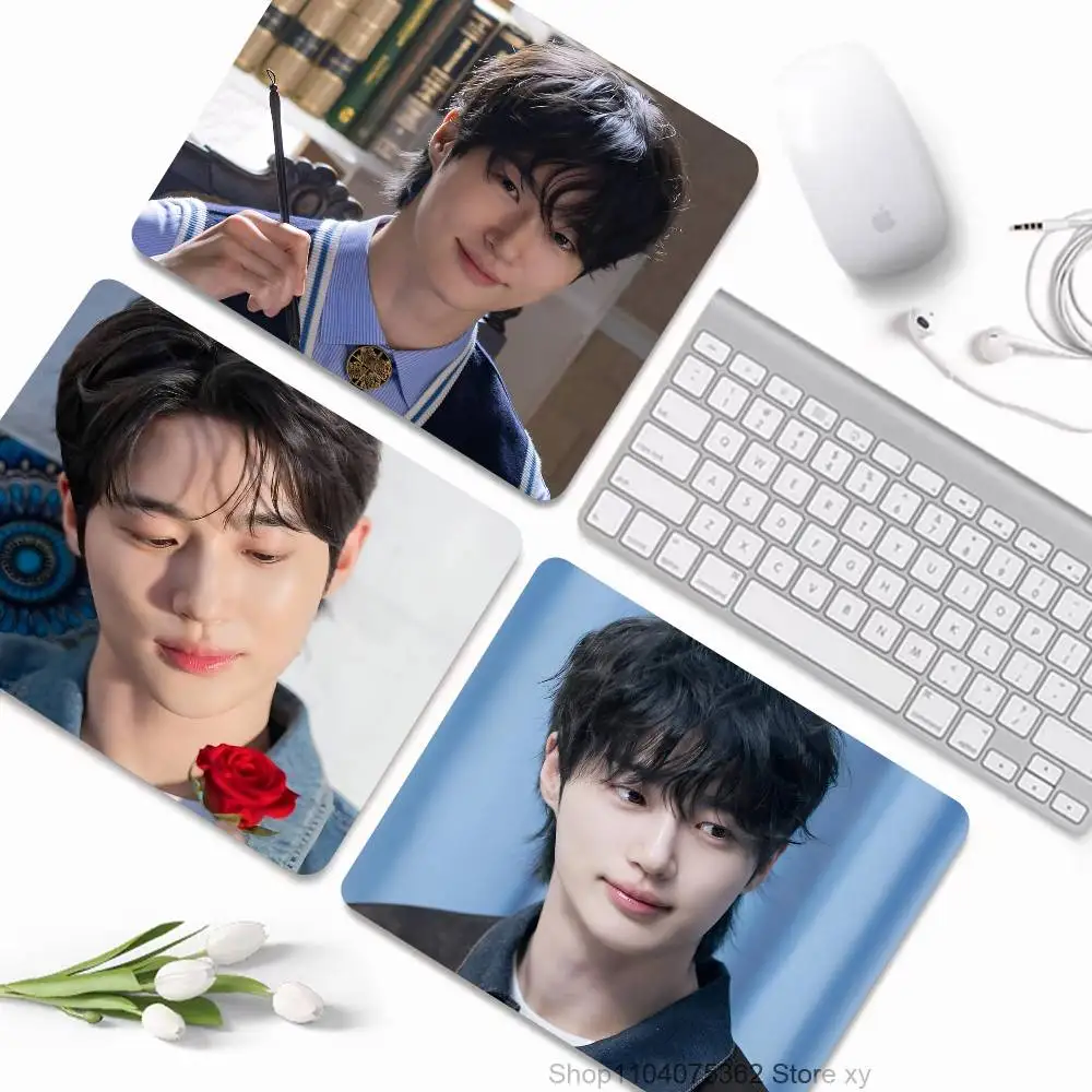 Byeon Woo-seok Korea Mousepad Small LockEdge Mouse Pad For Gamers Computer Desk Pad Rectangular Anti-slip Rubber