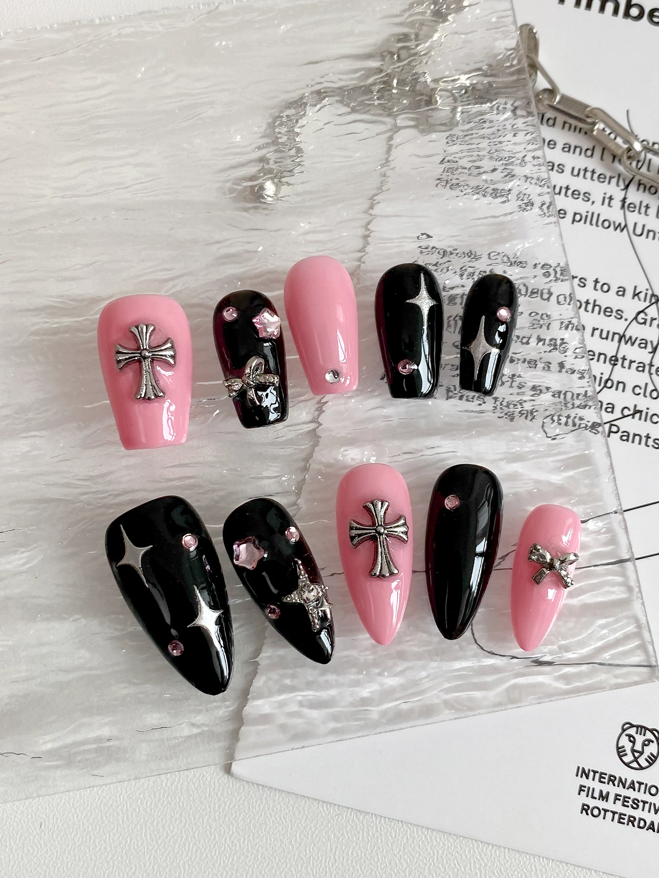 Y2K Gothic Handcrafted Press‑On Nails, Black & Pink Color Matching, 3D Metal Cross, Star, Bow & Crystal Charms