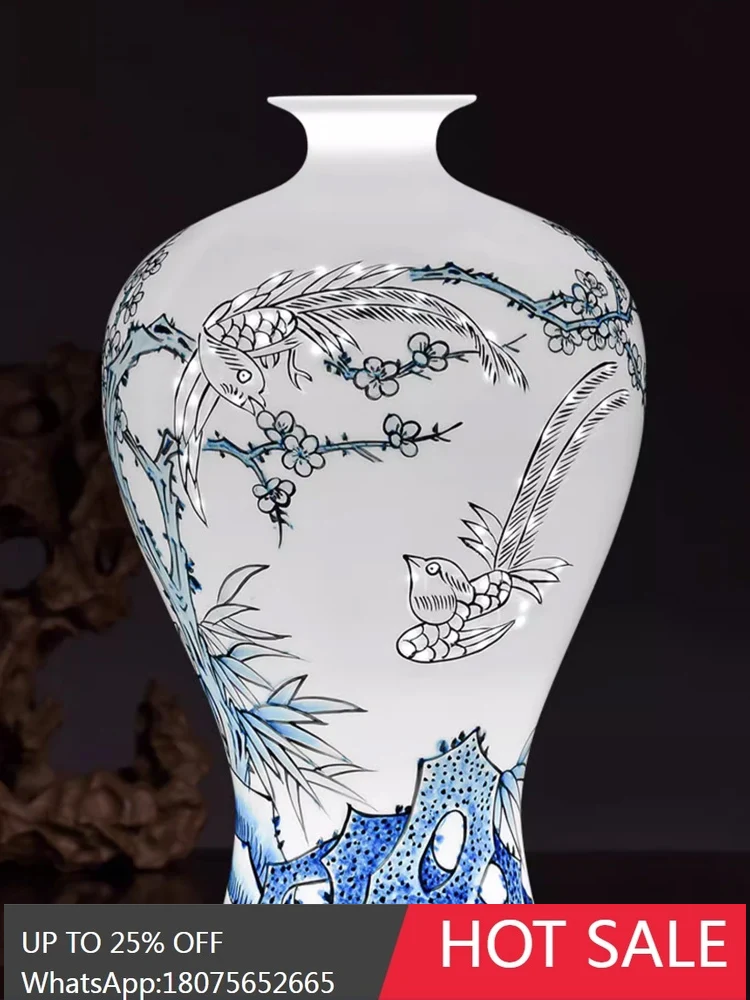 SGF Jingdezhen hand-painted blue and white porcelain thin tire gold-painted vase living room bogu frame ornament