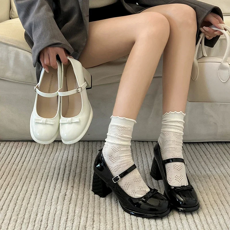 Zapatos clásicos de tacón para mujer, bonitos zapatos Lolita con pajarita y hebilla, zapatos Vintage Mary Jane, zapatos de tacón con plataforma de charol