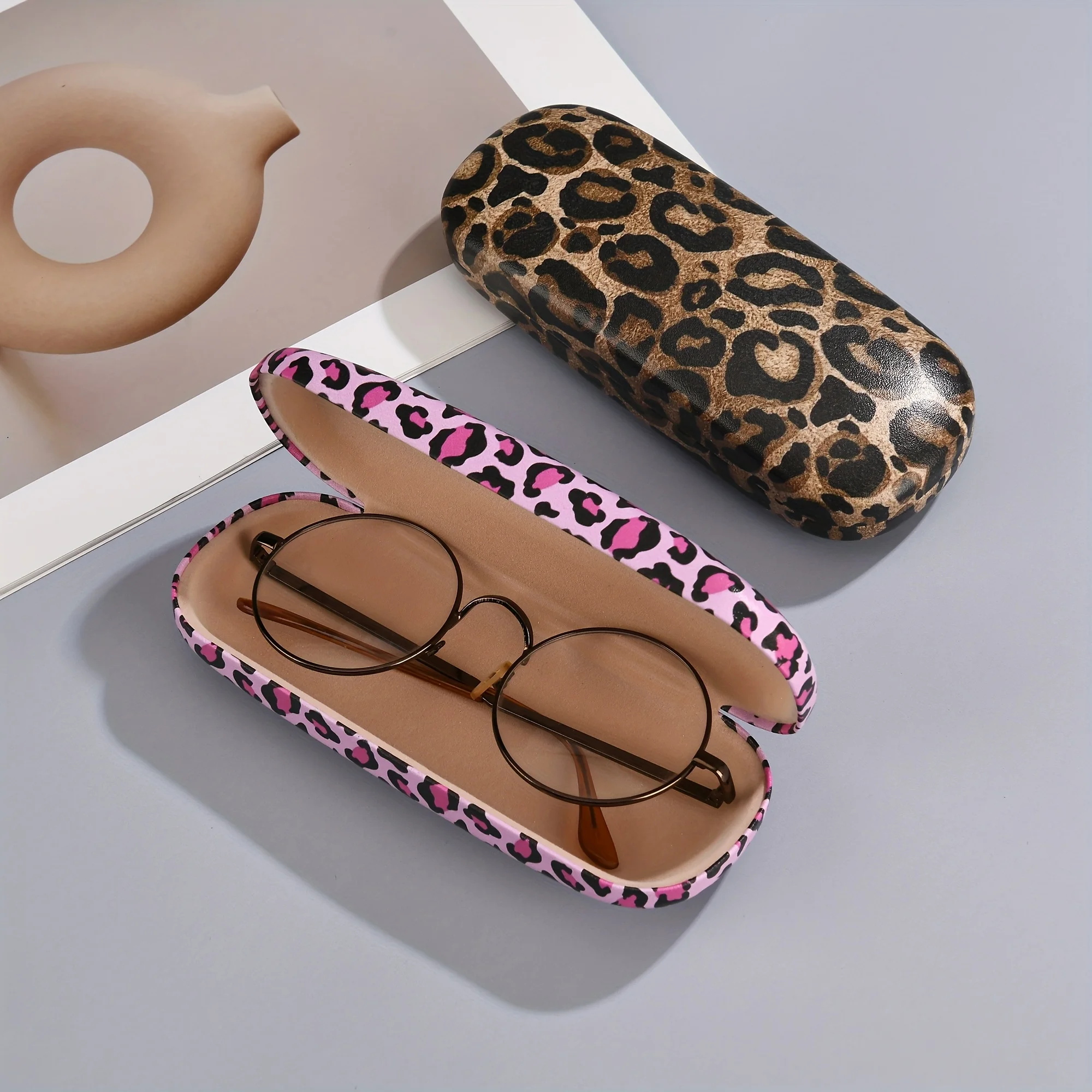 1pc Luxury Leopard Print Metal Glasses Case - Durable Stainless Steel, Stylish Design for Glasses & Accessories