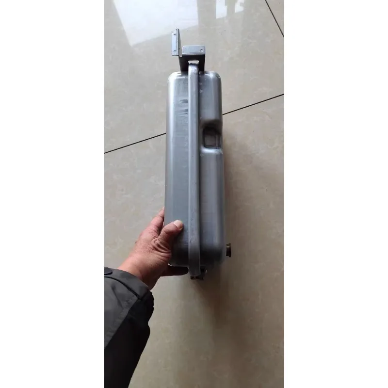 Suitable for Daewoo wall-hung boiler second-hand accessories, expansion tanks, water tanks.