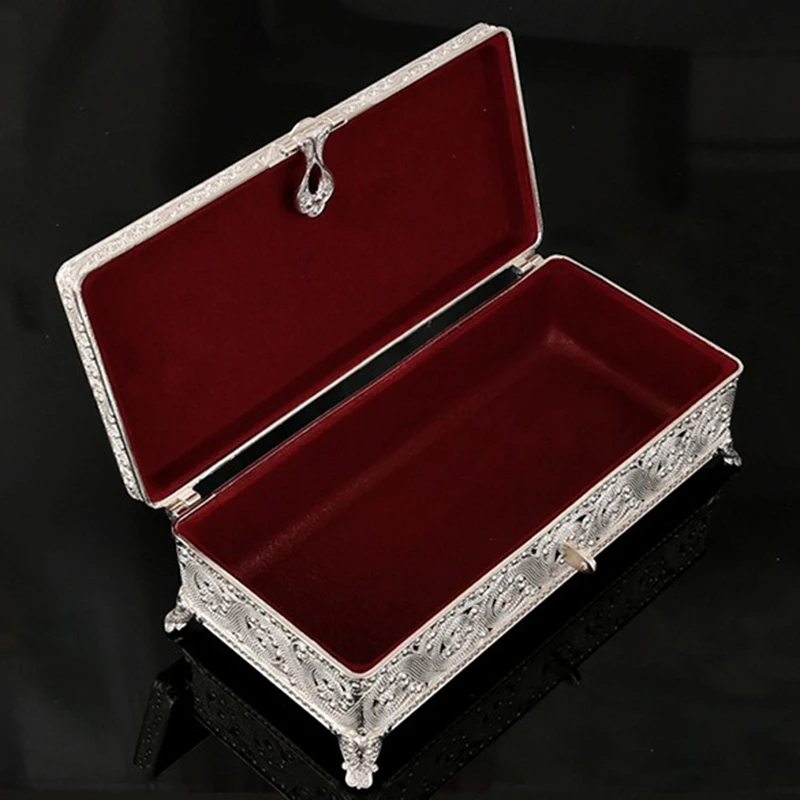 Metal Jewelry Box Vintage Luxury Jewelry Organizer Box Storage Bracelet Display Portable Travel Storage Containers Wedding Gifts